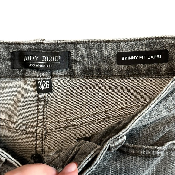 Judy Blue Grey Skinny Crop Button-Fly Jeans 3/26 - Picture 4 of 5